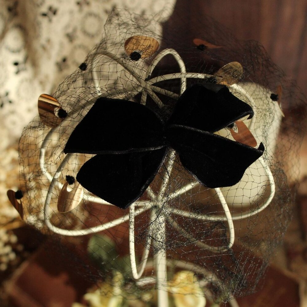 Vintage 1950s Veil Fascinator, Black Birdcage Netting Velvet Bow and Sequins - Picture 9 of 12